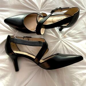Lifestride black strappy pumps
